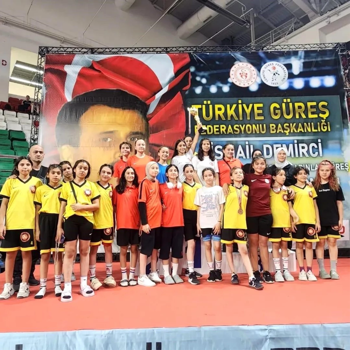 Junge Ringer aus Afyonkarahisar erzielten große Erfolge bei der türkischen Meisterschaft
